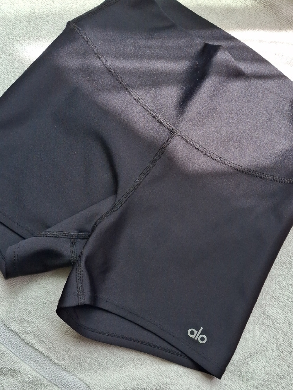 ALO Yoga Black High-Rise Yoga Bike Shorts Sz M Never Worn,  Washed